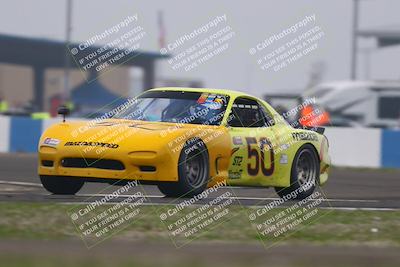 media/Jan-18-2026-CalClub SCCA (Sun) [[8bc6468723]]/Group 3 Race/Turn 1/